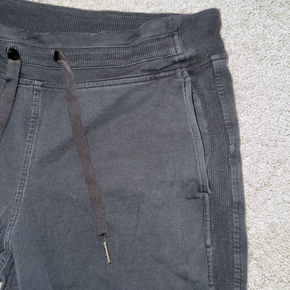Lululemon Women’s Black Mid Rise Joggers - Picture 5 of 7